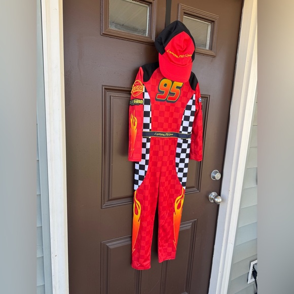 Lightning McQueen pit crew costume - Picture 3 of 9
